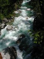 chelan_stream.jpg 7.3K